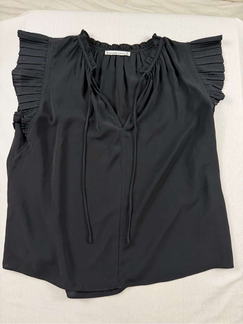 Abercrombie & Fitch Black Pleated Sleeve Blouse M